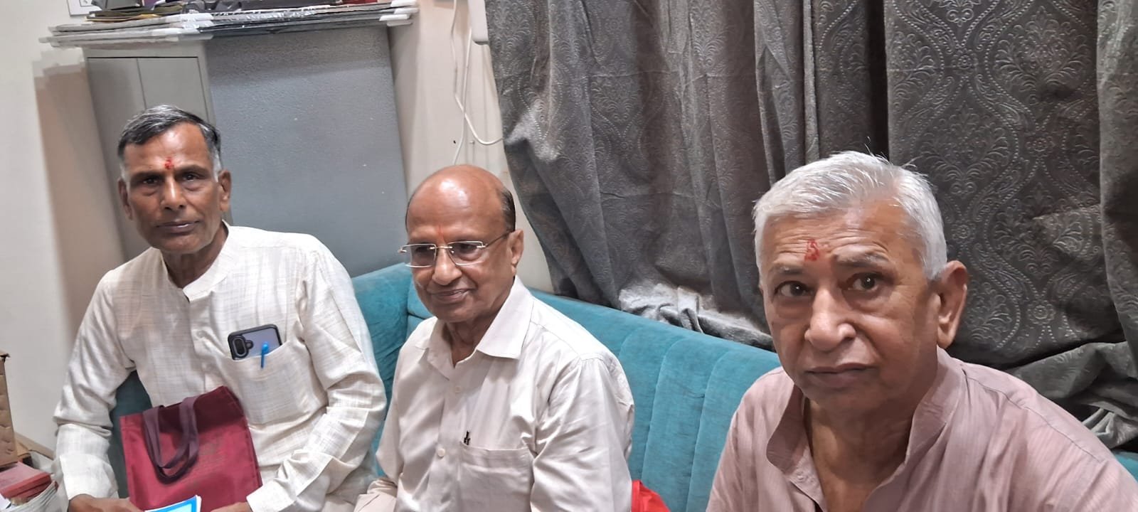 श्रीमद्भागवत कथा के अमृत रस में डूबी धर्मनगरी, अग्रवाल भवन में उमड़ रही श्रद्धालुओं की भीड़
